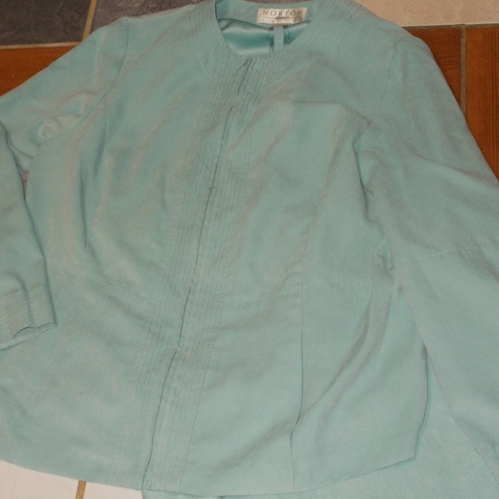 EUC Soft Plush top & long skirt plus size 16W - Picture 3 of 4